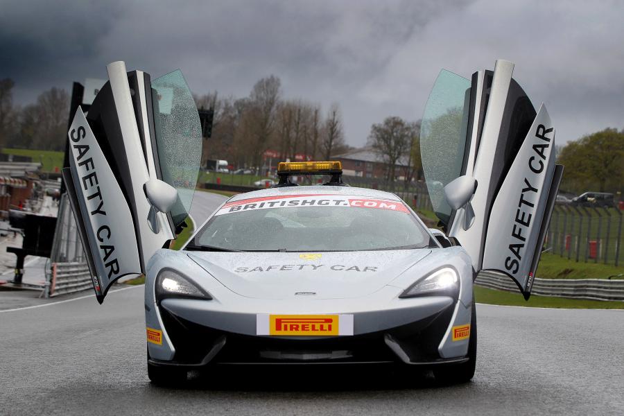  McLaren 570S Coupe British GT Championship Safety Car 2016 года  (фото 4 из 5)